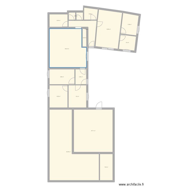 PAUX. Plan de 16 pièces et 212 m2