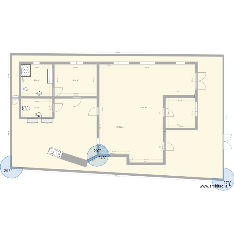 Onuma. Plan de 5 pièces et 205 m2