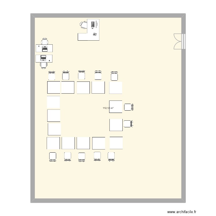 Salle O1 avant. Plan de 1 pièce et 112 m2