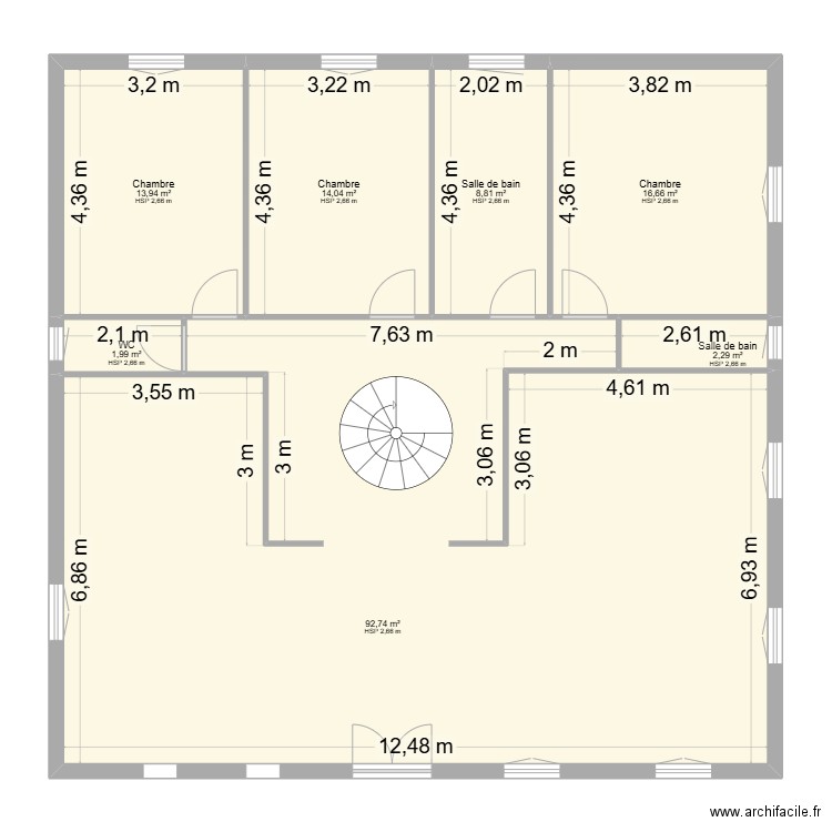BLAYA ETA. Plan de 7 pièces et 150 m2