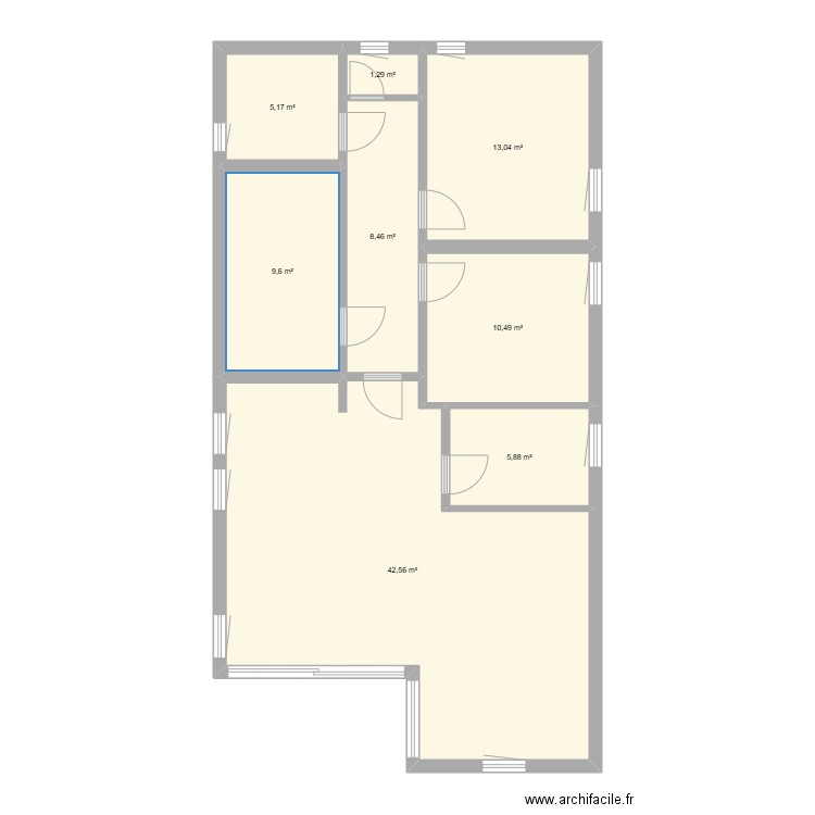 Appartement. Plan de 8 pièces et 96 m2
