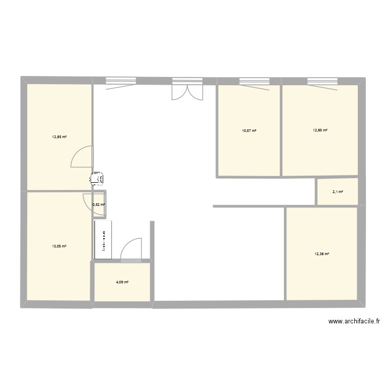 plan pieces. Plan de 8 pièces et 68 m2