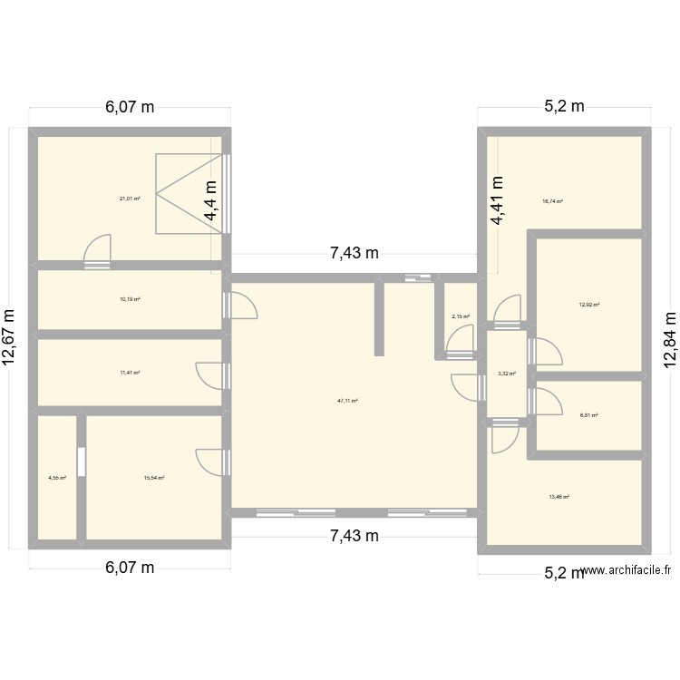 Maison. Plan de 12 pièces et 165 m2