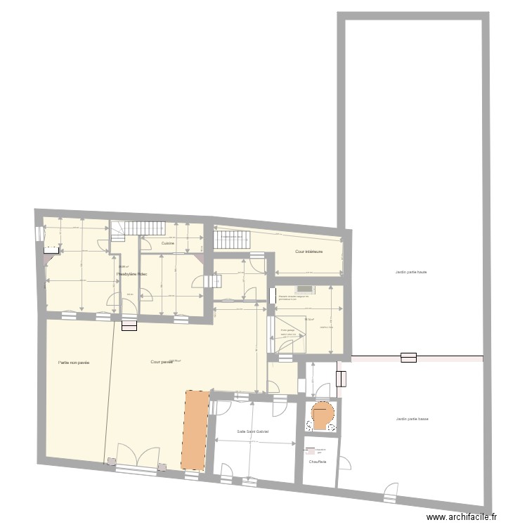 Bourron  Accès et WC PMR1. Plan de 0 pièce et 0 m2