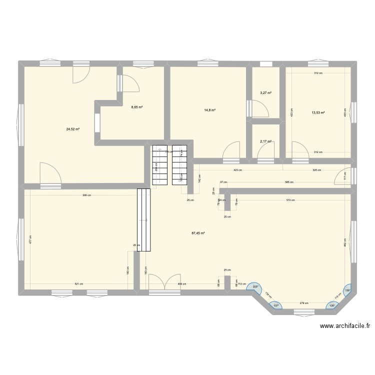 Maison Duplex Ripa *Bas*. Plan de 7 pièces et 154 m2