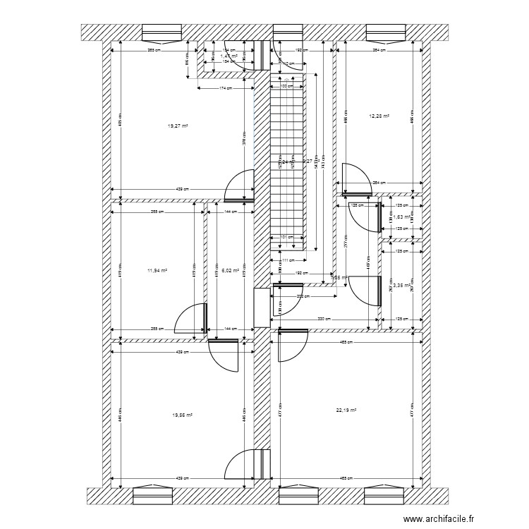 UGUR 1er ETAGE. Plan de 12 pièces et 119 m2