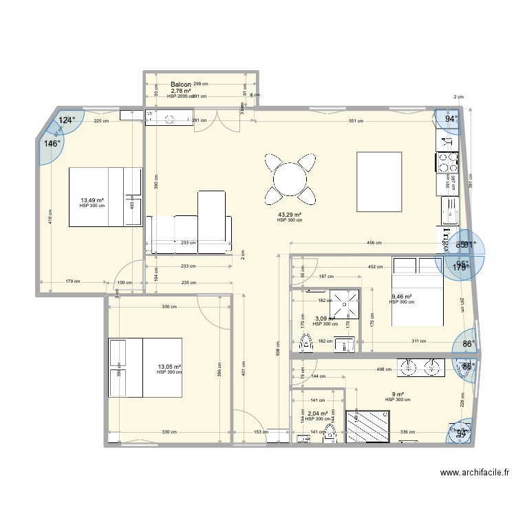 Apt T4. Plan de 8 pièces et 96 m2