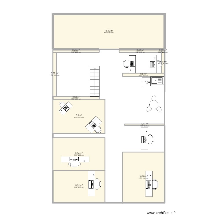 motor pool. Plan de 13 pièces et 58 m2