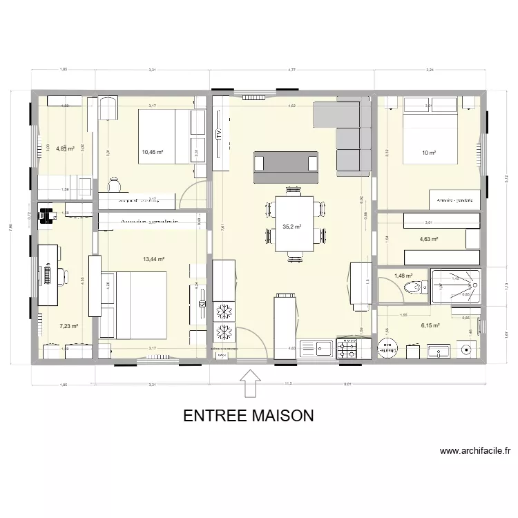 Chalet bois. Plan de 9 pièces et 93 m²