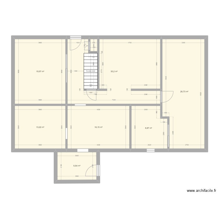 croquis rez-de-chaussée version original. Plan de 7 pièces et 127 m2