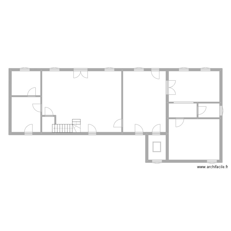 RENAUD RDC. Plan de 7 pièces et 140 m2