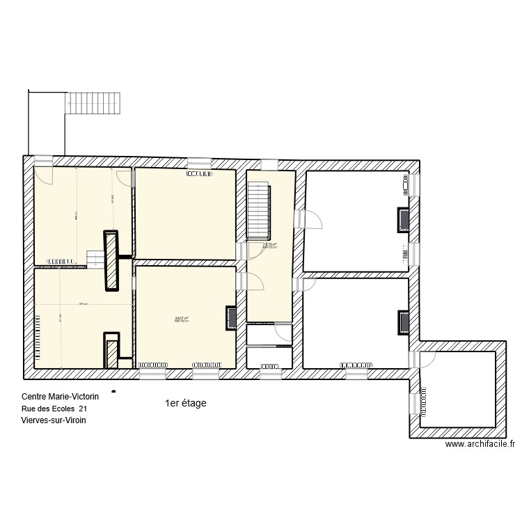 CMV 1er base côtée. Plan de 9 pièces et 167 m2