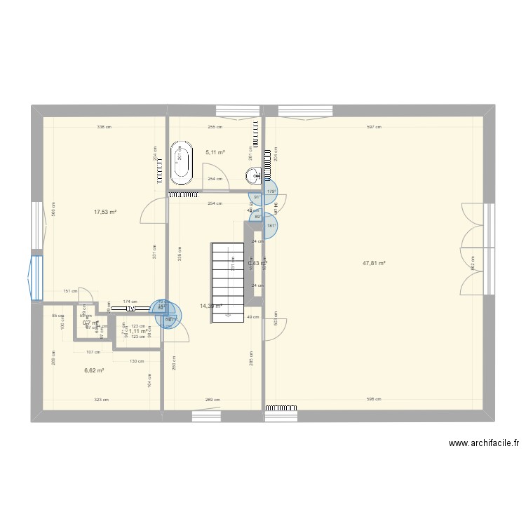 Etage base. Plan de 8 pièces et 94 m2