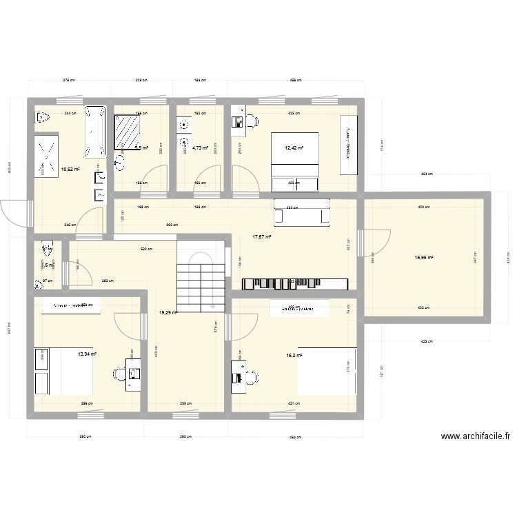 Étage. Plan de 10 pièces et 118 m2