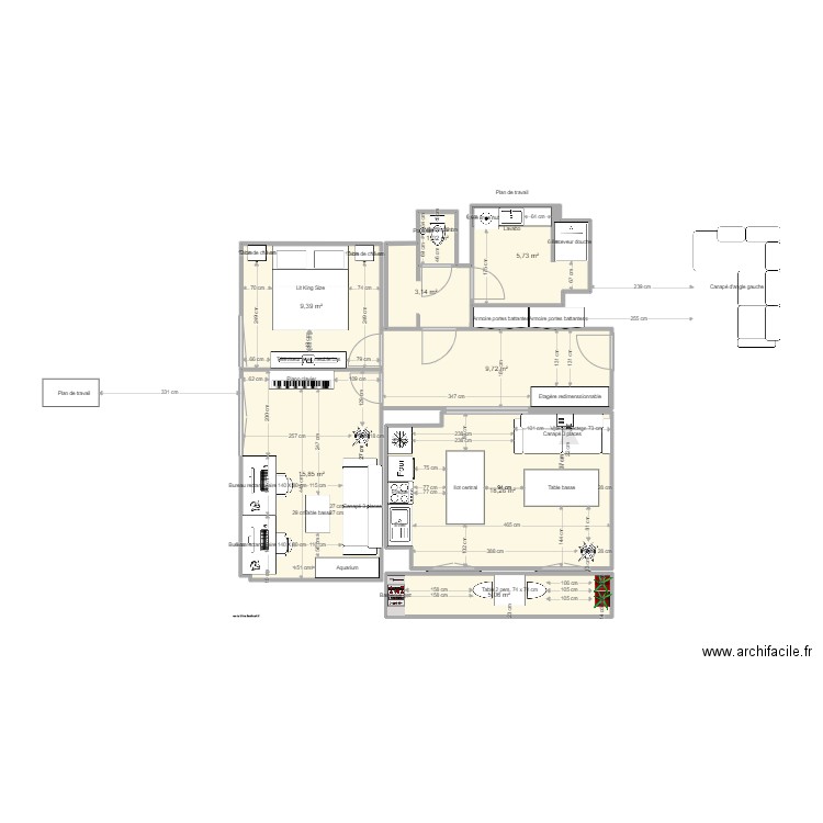 194 RdCdR canapé droit. Plan de 8 pièces et 68 m2