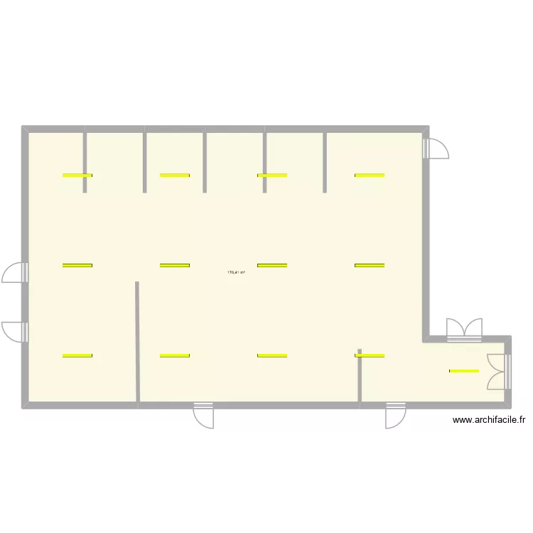 Salle 8-01 avec lumiere. Plan de 1 et 176 m² Salle 8-01 avec lumiere. Plan de 1 et 176 m²