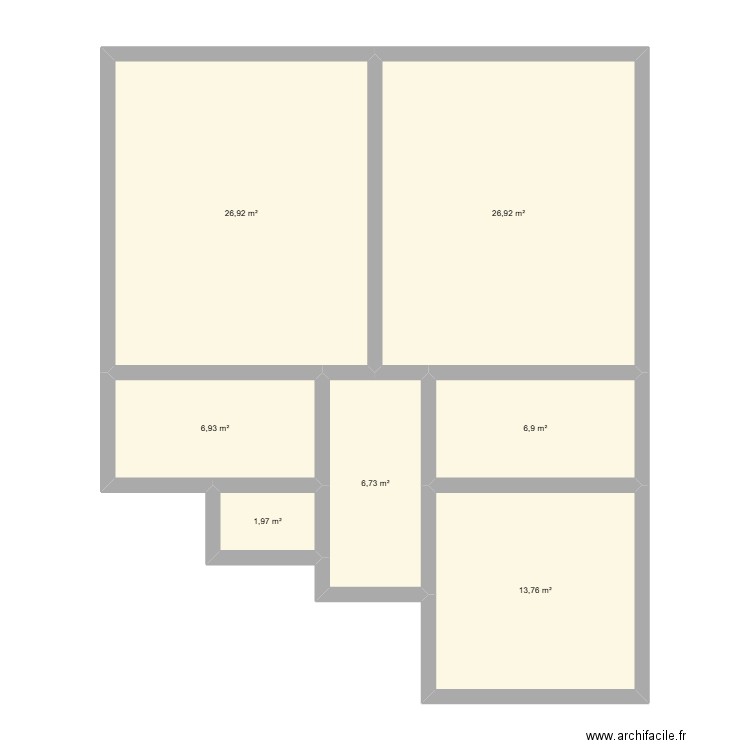 centre ville. Plan de 7 pièces et 90 m2