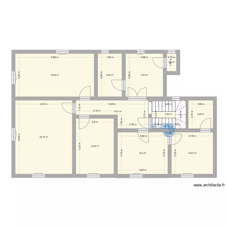 1er etage. Plan de 11  et 113 m²
