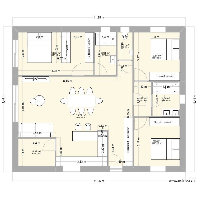 Maison. Plan de 9 pièces et 89 m2