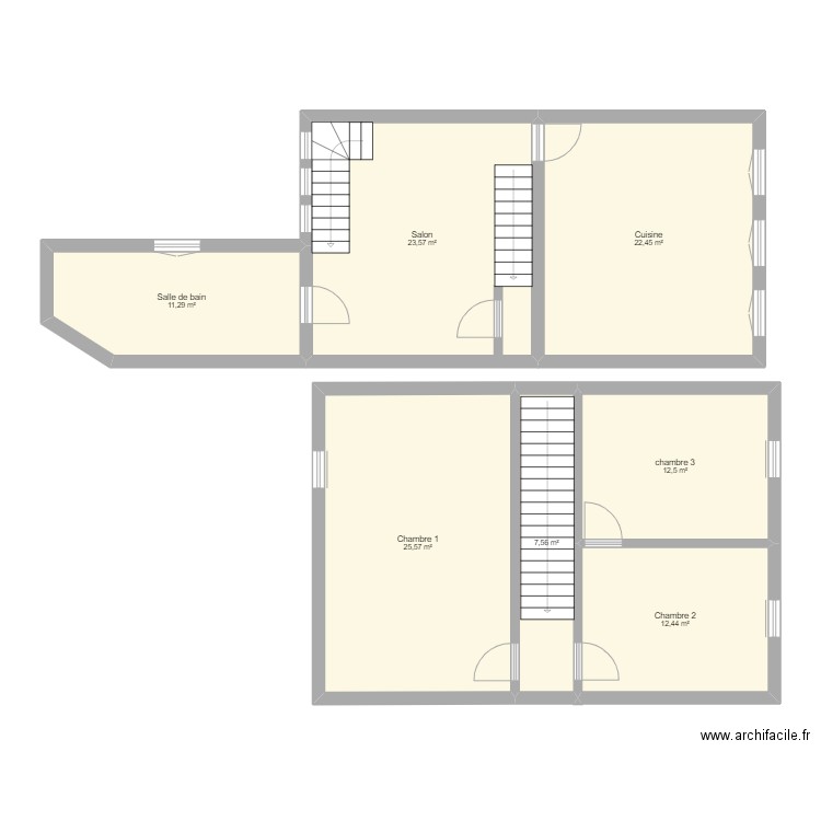 appartement. Plan de 7 pièces et 115 m2