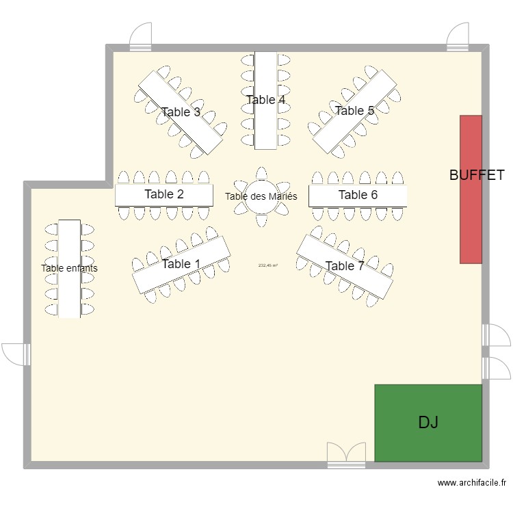 plan de table. Plan de 1 pièce et 232 m2