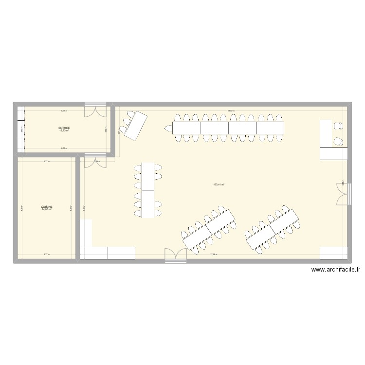 Plan table. Plan de 3 pièces et 207 m2