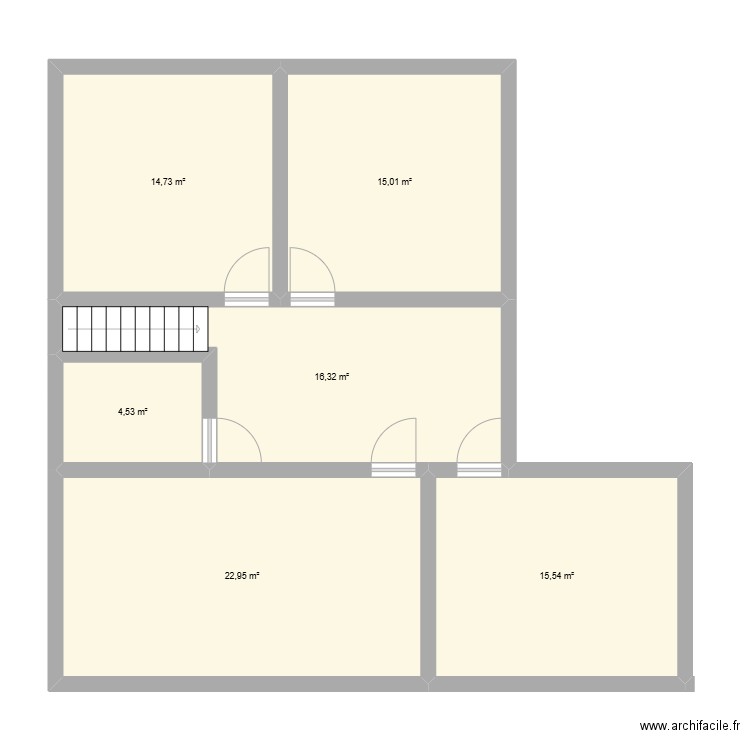 Plan avec escaliers à la place des toilettes. Plan de 6 pièces et 89 m2
