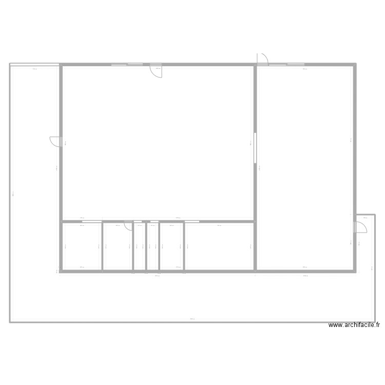 MBE. Plan de 5 pièces et 894 m2