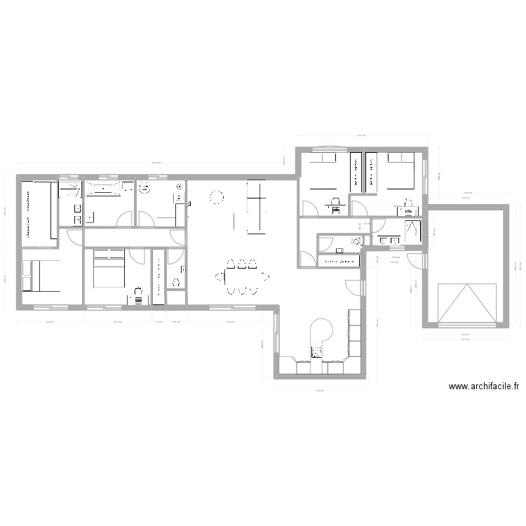 Calmont. Plan de 12 pièces et 138 m2