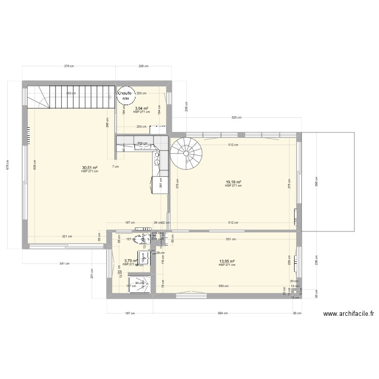 RDC. Plan de 7 pièces et 71 m2