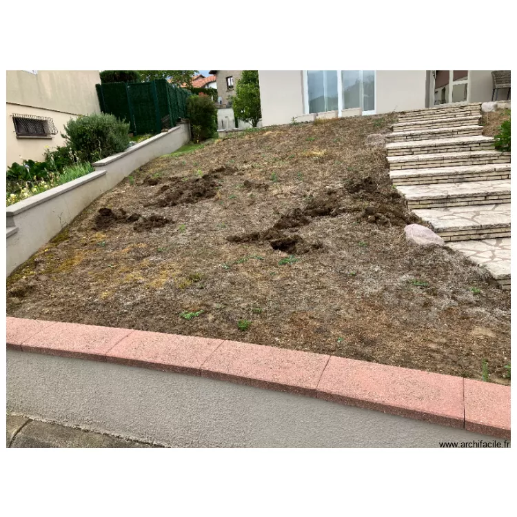 devant maison. Plan de 