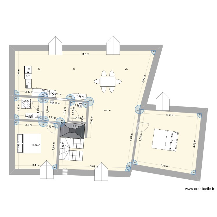Appart 2e. Plan de 3 pièces et 121 m2