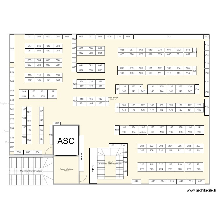 Magasin 1er . Plan de 18 pièces et 1294 m2