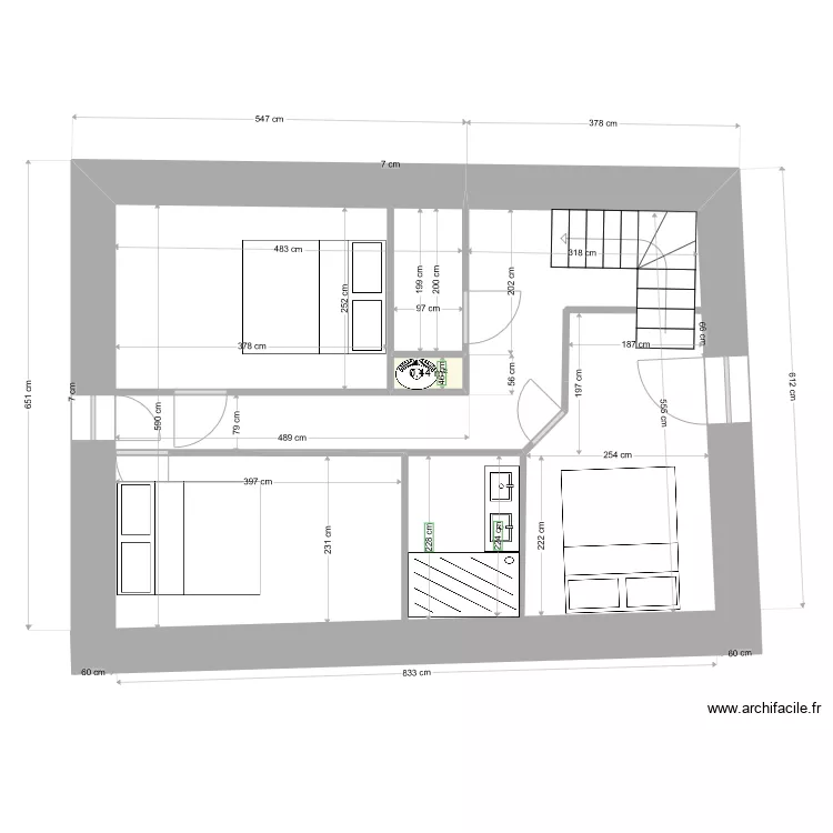 &eacute;tage avec chambres et sdb. Plan de 