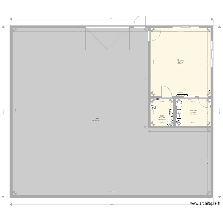 LOT 1 RDC. Plan de 4 pièces et 270 m2