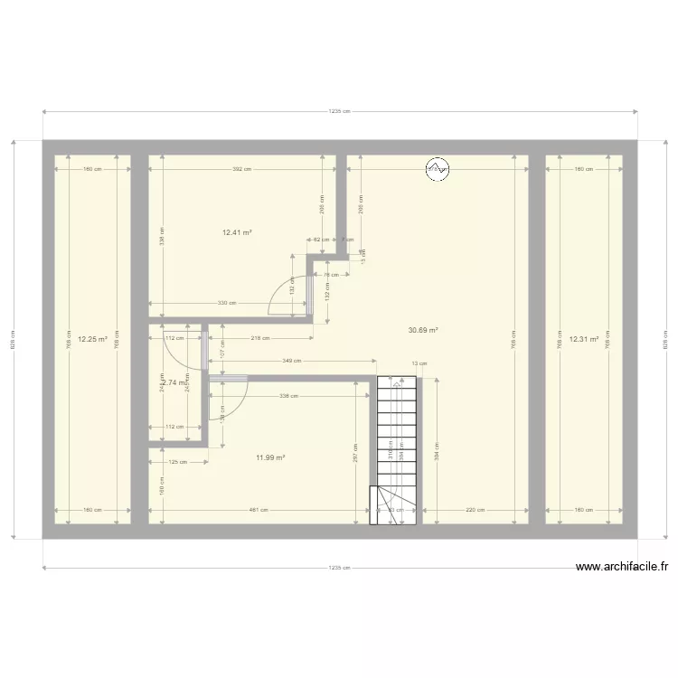 etage maison avec mezzanine. Plan de 