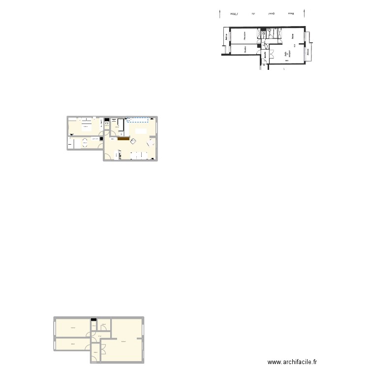 Appartement en l'état. Plan de 16 pièces et 137 m2