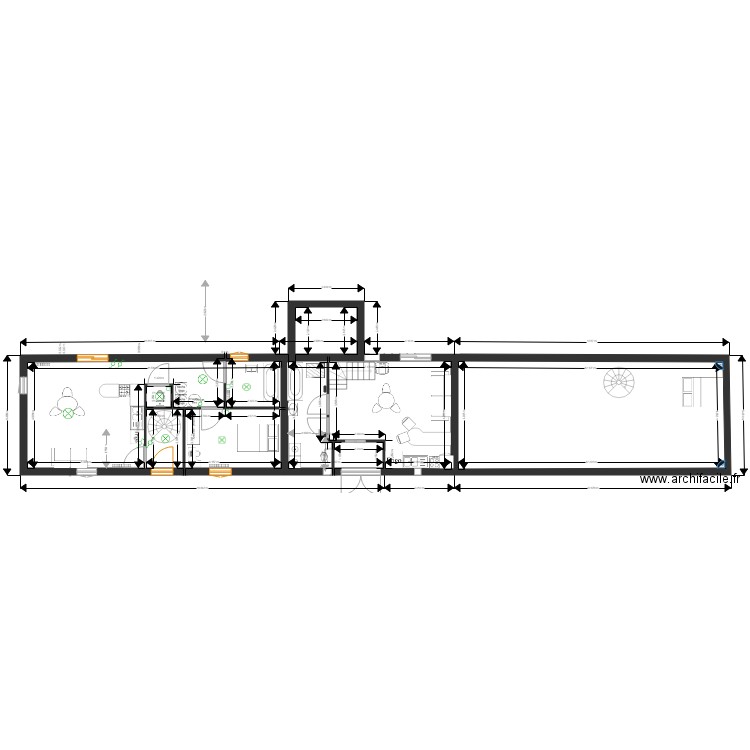 Projet . rez de chaussée maison avec escalier colimacon eclairage. Plan de 4 pièces et 151 m2