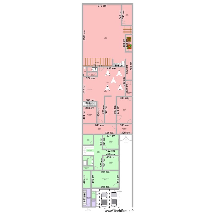 Restaurant. Plan de 35 pièces et 703 m2