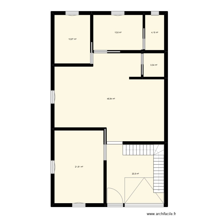 RDC. Plan de 7 pièces et 117 m2