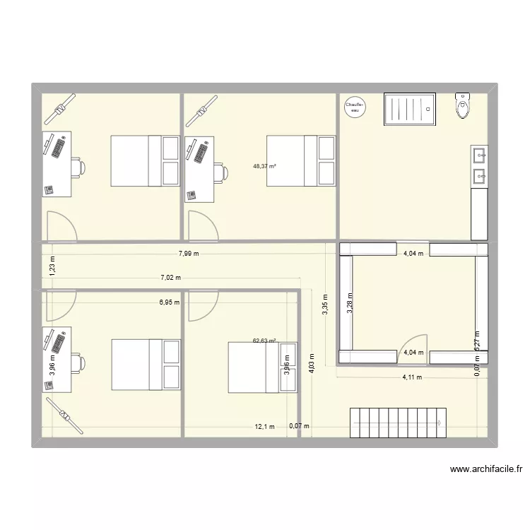 Hangar. Plan de 2  et 111 m²
