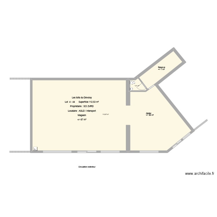Skishop. Plan de 2 pièces et 113 m2