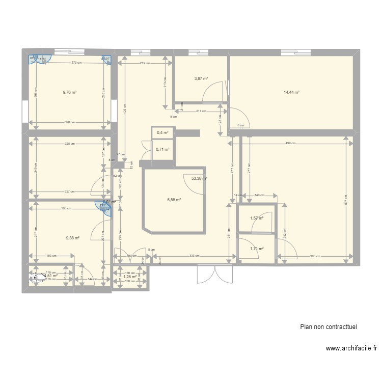 Local . Plan de 13 pièces et 112 m2