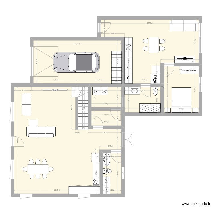 Maison Inter-Generation. Plan de 7 pièces et 138 m2