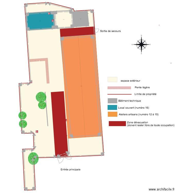 cour avec barrière. Plan de 0 pièce et 0 m2