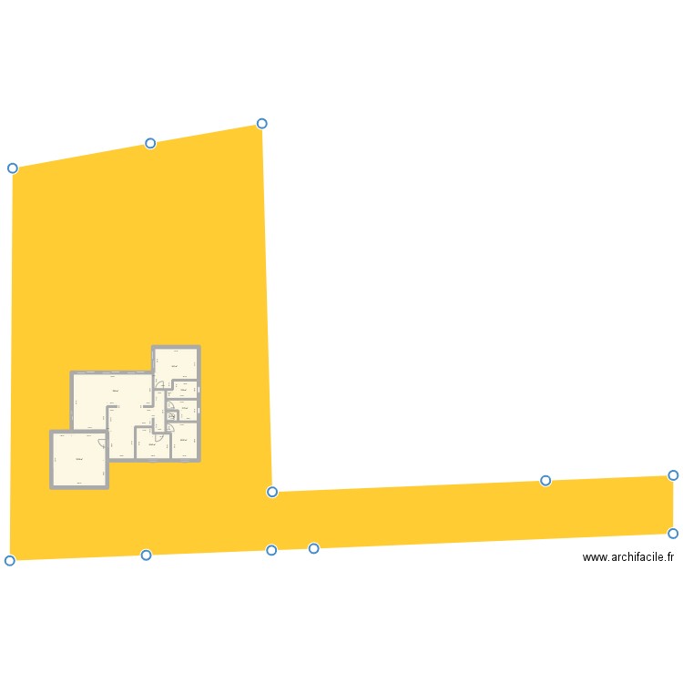 ancier. Plan de 8 pièces et 140 m2