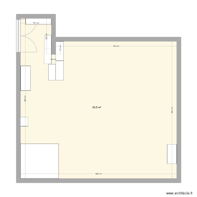 classe. Plan de 1 pièce et 84 m2