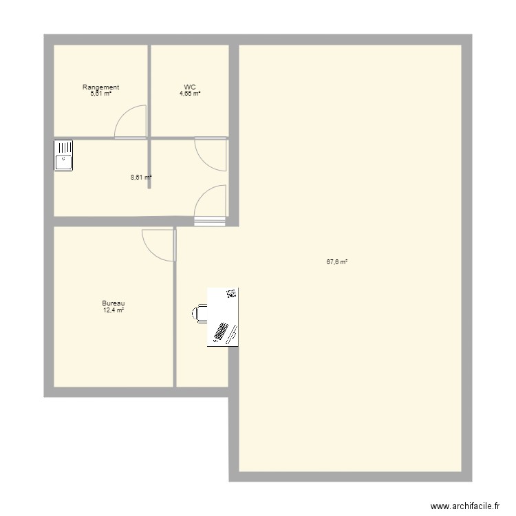 Magasin interstoves. Plan de 5 pièces et 99 m2