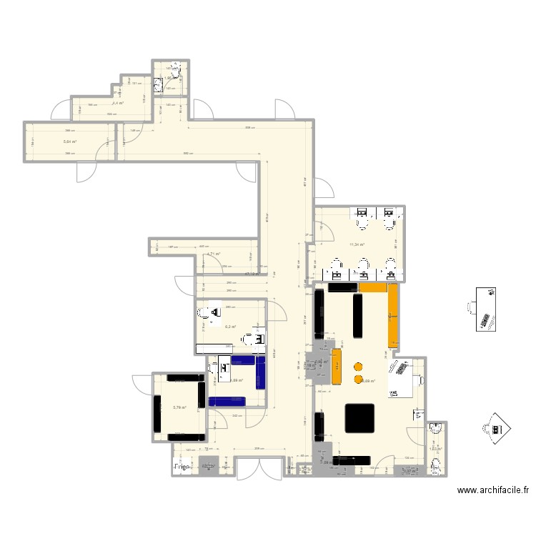 Rashoplan meublé. Plan de 17 pièces et 126 m2