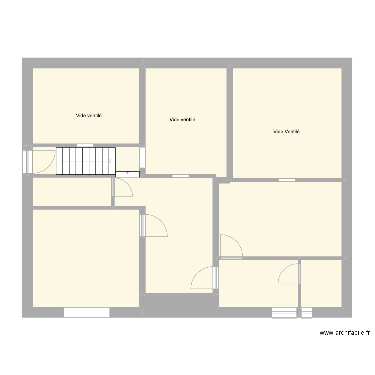 Cave étage. Plan de 8 pièces et 90 m2